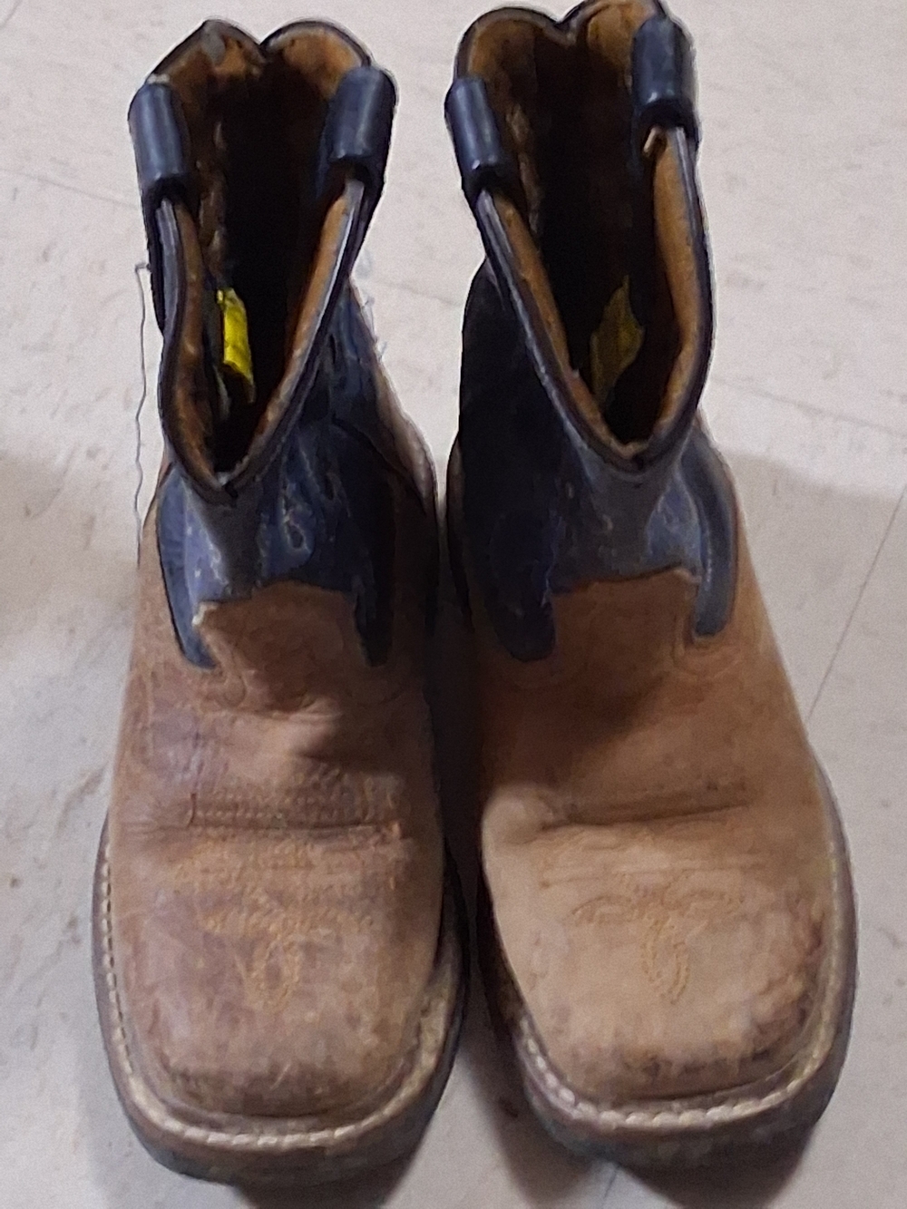 Dan Post Black and Gold Work Boot Logo Detail Size 13 Kids